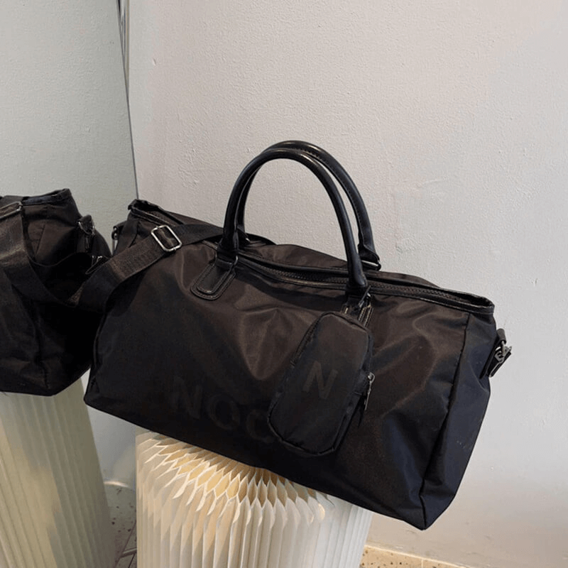 Waterproof large shoulder bag in nylon, ideal for fitness and travel. Unisex sports handbag SF0234 for active lifestyles.